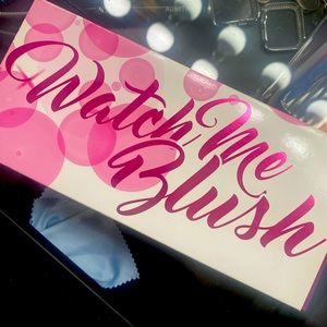 THE CRAYON CASE WATCH ME BLUSH PALETTE